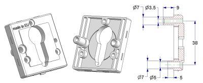 Rosace de serrure carrée 50x50x10 mm, trou de tête vis et trou de vis auto-filetante avec ergots d'appui, trou PZ (yale)
