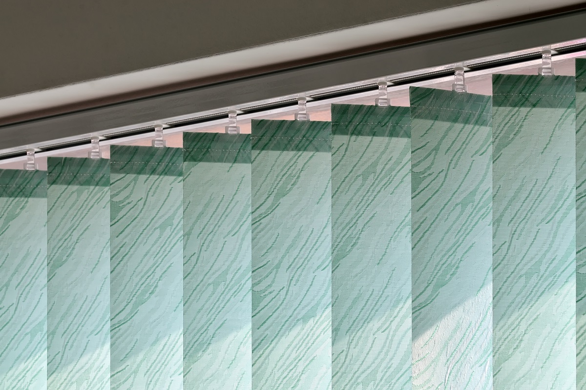 vertikal_jalouzien_lamellen_gordijnen_verticale_jalousien_stores_californiens_estores_verticales_estores_verticais_vertical_blinds_tende_verticali_lamelle_doghe_verticali_orientabili.jpg